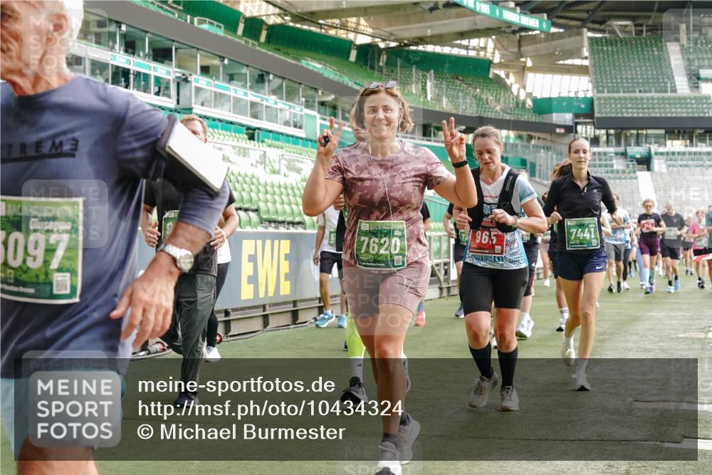 13.09.2026 - 21. swb-Marathon Bremen Michael Burmester http://msf.ph/oto/10434324 13.09.2026 13:33:09 Laufen im Stadion 155, 344, 350, 386, 428, 490, 594, 617, 690, 765, 786, 787, 1001, 1051, 1098, 1133, 1292, 1326, 1377, 1427, 1557, 1591, 1592, 1661, 1760, 1801, 1869, 1897, 1923, 1996, 2077, 2132, 2226, 2230, 2231, 2253, 2270, 2274, 2320, 2344, 2374, 2399, 2400, 2456, 2479, 2514, 2515, 2523, 2539, 2543, 2556, 2616, 2630, 2641, 2649, 2718, 2757, 2769, 2787, 2848, 2945, 2982, 3014, 3350, 3379, 3443, 3503, 3572, 3577, 3601, 3614, 3644, 3746, 3797, 3875, 3901, 3911, 3952, 3960, 4001 meine-sportfotos.de