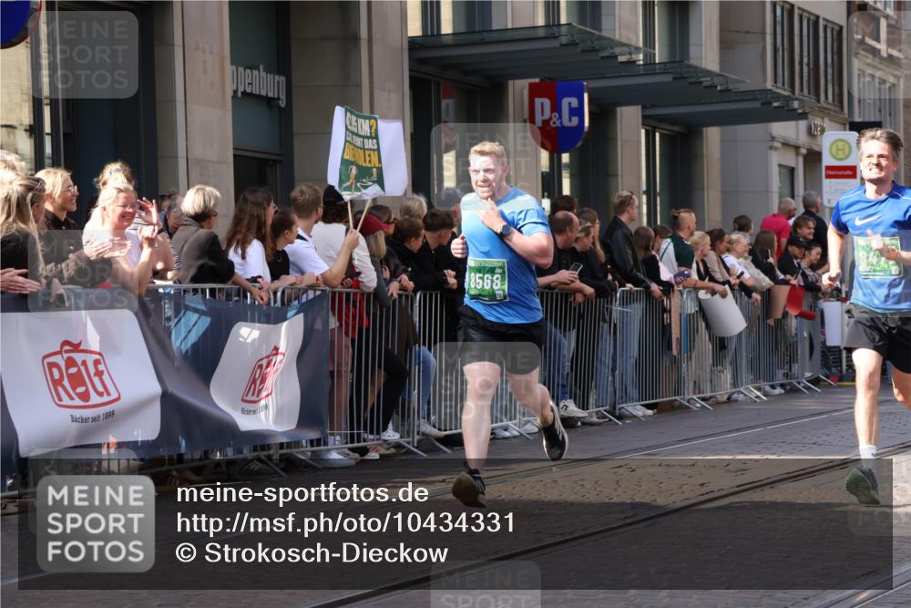 13.09.2026 - 21. swb-Marathon Bremen Strokosch-Dieckow http://msf.ph/oto/10434331 13.09.2026 13:13:13 Ziel 779, 2130, 2360, 2401, 2767, 2882, 3413, 6038, 6394, 6407, 7493, 8477, 8568, 8840, 8963, 9442, 13099, 280, 313, 621, 868, 987, 1207, 2442, 2498, 2559, 2801, 2858, 2962, 3566, 3625, 4582, 5345, 5379, 5769, 5965, 6038, 6349, 7874, 8197, 8291, 8419, 8464, 8798, 9092, 9217, 13140 meine-sportfotos.de