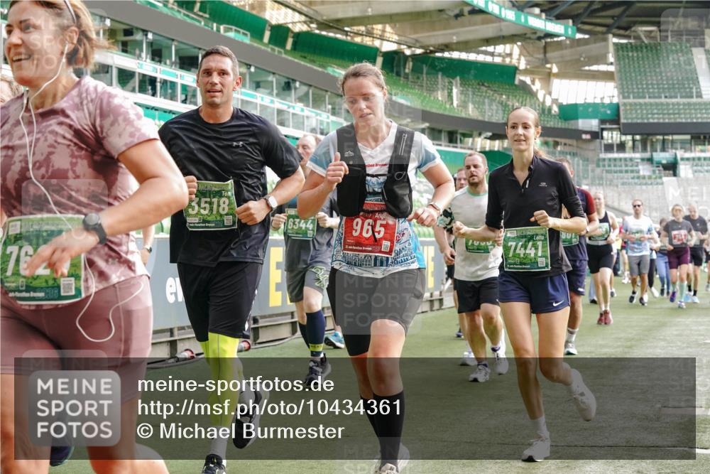 13.09.2026 - 21. swb-Marathon Bremen Michael Burmester http://msf.ph/oto/10434361 13.09.2026 13:33:10 Laufen im Stadion 155, 344, 350, 386, 428, 490, 594, 617, 690, 765, 786, 787, 1001, 1048, 1051, 1098, 1133, 1292, 1326, 1377, 1427, 1557, 1591, 1592, 1661, 1760, 1801, 1869, 1897, 1923, 1996, 2077, 2132, 2226, 2230, 2231, 2253, 2270, 2274, 2320, 2344, 2374, 2399, 2400, 2456, 2479, 2514, 2515, 2523, 2539, 2543, 2556, 2616, 2630, 2641, 2649, 2718, 2757, 2769, 2787, 2848, 2945, 2982, 3014, 3350, 3379, 3443, 3503, 3572, 3577, 3601, 3614, 3644, 3746, 3797, 3875, 3901, 3911, 3952, 3960, 4001 meine-sportfotos.de