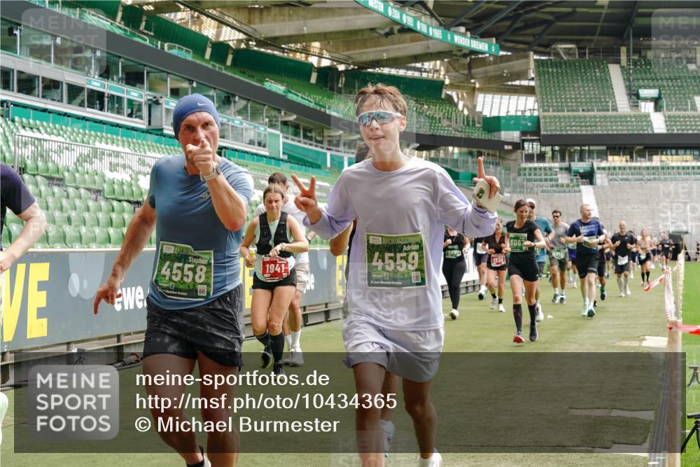 13.09.2026 - 21. swb-Marathon Bremen Michael Burmester http://msf.ph/oto/10434365 13.09.2026 13:05:09 Laufen im Stadion 178, 209, 210, 217, 244, 323, 394, 534, 536, 565, 647, 881, 891, 900, 1073, 1239, 1243, 1307, 1308, 1343, 1373, 1380, 1456, 1479, 1533, 1627, 1649, 1653, 1656, 1687, 1780, 1914, 1932, 1941, 2023, 2076, 2089, 2126, 2241, 2244, 2265, 2301, 2310, 2369, 2430, 2452, 2464, 2602, 2723, 2742, 2764, 2851, 2867, 2872, 2891, 2910, 2919, 2957, 2959, 2985, 3028, 3030, 3115, 3217, 3278, 3320, 3343, 3419, 3425, 3444, 3454, 3485, 3521, 3579, 3796, 3909, 242 meine-sportfotos.de
