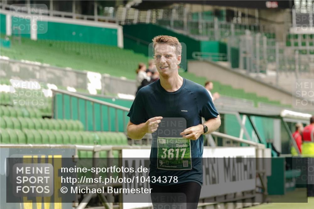 13.09.2026 - 21. swb-Marathon Bremen Michael Burmester http://msf.ph/oto/10434378 13.09.2026 12:36:09 Laufen im Stadion 365, 850, 1288, 1485, 1550, 1875, 1993, 2073, 4232, 7244, 7692, 7768, 8075, 13033, 417, 482, 668, 943, 1020, 1126, 1507, 1606, 1629, 2100, 5428, 7741, 8044 meine-sportfotos.de