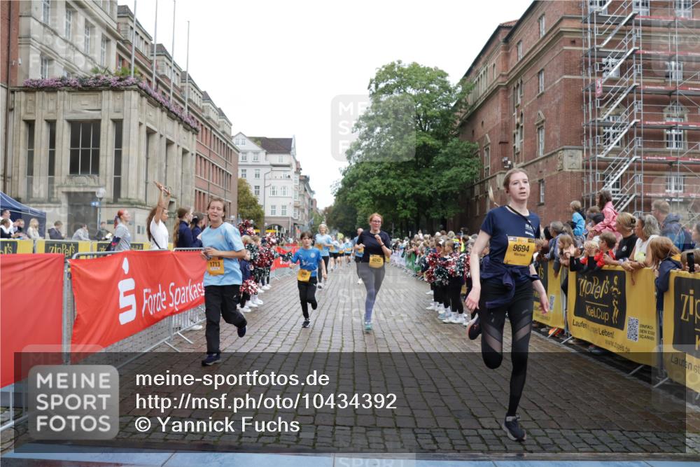 13.09.2026 - Kiel Lauf Yannick Fuchs http://msf.ph/oto/10434392 13.09.2026 09:48:04 Ziel 122, 218, 366, 872, 1227, 1713, 2755, 4288, 4467, 4710, 6242, 6809, 7070, 7258, 8080, 9694, 12393, 390, 466, 591, 1743, 2241, 2755, 3373, 3735, 3812, 4011, 4103, 4225, 4365, 4400, 4460, 4479, 4480, 4952, 5215, 5517, 6072, 6078, 6639, 6696, 6942, 7767, 8096, 8503, 8540, 8777, 8833, 9528, 9697, 9936, 10789, 10823, 11396, 11654, 12007, 12099, 12167, 12393, 1047, 1976, 2656, 2671, 2970, 4219, 4350, 5185, 5518, 5825, 6464, 7247, 7481, 9755, 10200, 5517, 6696, 10789 meine-sportfotos.de