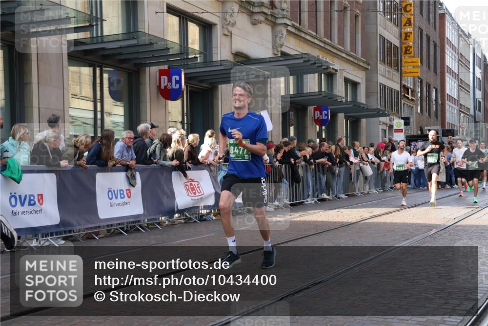 13.09.2026 - 21. swb-Marathon Bremen Strokosch-Dieckow http://msf.ph/oto/10434400 13.09.2026 13:13:15 Ziel 779, 2130, 2360, 2401, 2767, 2882, 3413, 6407, 7493, 7707, 8477, 8568, 8840, 8963, 9442, 13099, 280, 313, 621, 868, 987, 1207, 2498, 2559, 2801, 2858, 2962, 3566, 3625, 4582, 5345, 5379, 5769, 5965, 6038, 6349, 6394, 7874, 8197, 8291, 8419, 8464, 8798, 9092, 9217, 13140 meine-sportfotos.de