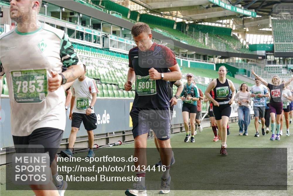 13.09.2026 - 21. swb-Marathon Bremen Michael Burmester http://msf.ph/oto/10434416 13.09.2026 13:33:13 Laufen im Stadion 155, 344, 350, 386, 428, 490, 594, 617, 690, 765, 786, 787, 1001, 1048, 1051, 1098, 1133, 1292, 1326, 1377, 1427, 1557, 1591, 1592, 1661, 1760, 1801, 1827, 1897, 1923, 1996, 2077, 2132, 2226, 2230, 2231, 2253, 2270, 2274, 2320, 2344, 2374, 2399, 2400, 2456, 2479, 2514, 2515, 2523, 2539, 2543, 2556, 2616, 2630, 2641, 2649, 2718, 2757, 2769, 2787, 2848, 2945, 2982, 3014, 3350, 3379, 3443, 3503, 3572, 3577, 3601, 3614, 3644, 3746, 3797, 3875, 3901, 3911, 3952, 3960, 4001 meine-sportfotos.de