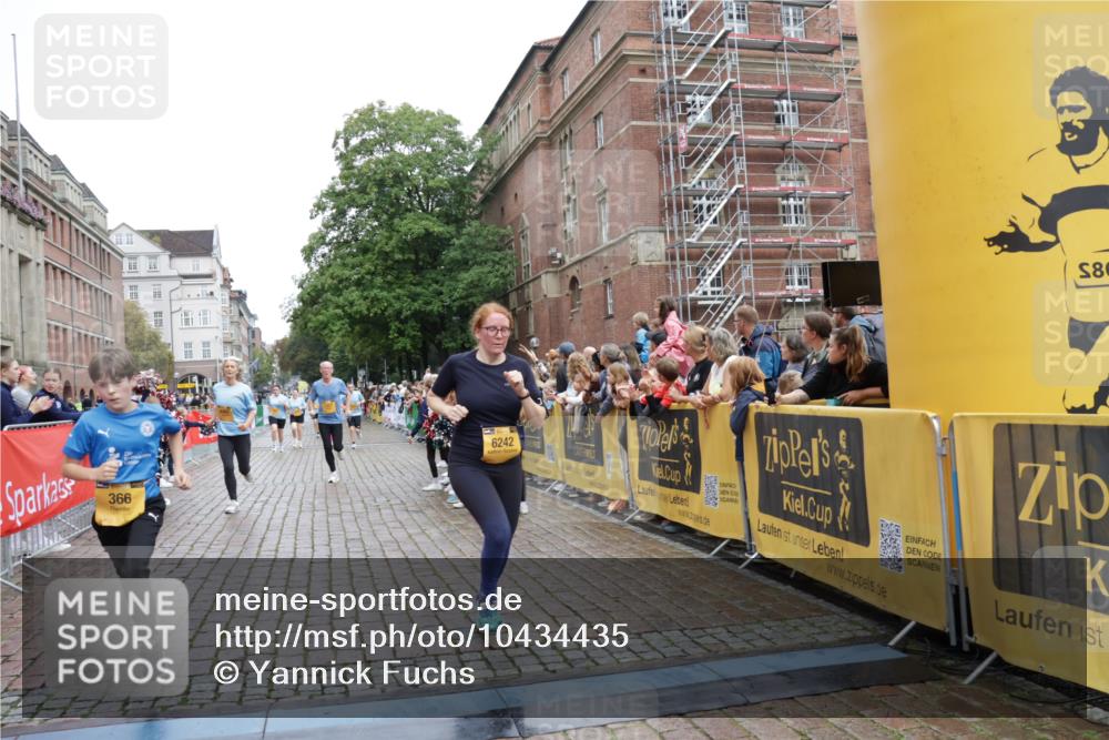 13.09.2026 - Kiel Lauf Yannick Fuchs http://msf.ph/oto/10434435 13.09.2026 09:48:05 Ziel 122, 218, 366, 872, 1227, 1713, 4288, 4467, 4710, 6242, 6809, 7070, 7258, 7481, 8080, 9694, 218, 390, 466, 591, 1743, 2241, 2755, 3373, 3735, 3812, 4011, 4103, 4225, 4365, 4400, 4460, 4479, 4480, 4952, 5215, 5517, 6078, 6696, 6942, 7767, 8096, 8503, 8540, 8777, 8833, 9528, 9697, 10789, 10823, 11396, 11654, 12007, 12099, 12167, 12393, 1047, 1976, 2656, 2671, 2970, 4219, 4350, 5185, 5518, 5825, 6464, 7247, 9755, 10200, 4480, 5517, 6696, 10789 meine-sportfotos.de