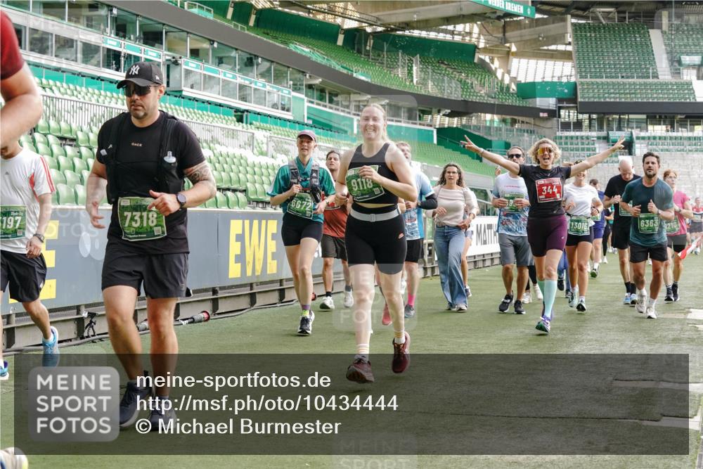 13.09.2026 - 21. swb-Marathon Bremen Michael Burmester http://msf.ph/oto/10434444 13.09.2026 13:33:14 Laufen im Stadion 155, 344, 350, 386, 428, 490, 594, 617, 690, 765, 786, 787, 1001, 1048, 1051, 1098, 1133, 1292, 1326, 1377, 1427, 1444, 1557, 1591, 1592, 1661, 1760, 1801, 1827, 1897, 1923, 1996, 2077, 2132, 2226, 2230, 2231, 2253, 2270, 2274, 2320, 2344, 2374, 2399, 2400, 2456, 2479, 2511, 2514, 2515, 2523, 2539, 2543, 2556, 2616, 2630, 2641, 2649, 2718, 2757, 2769, 2787, 2848, 2982, 3014, 3350, 3379, 3443, 3503, 3572, 3577, 3601, 3614, 3746, 3797, 3875, 3901, 3911, 3952, 3960, 4001 meine-sportfotos.de
