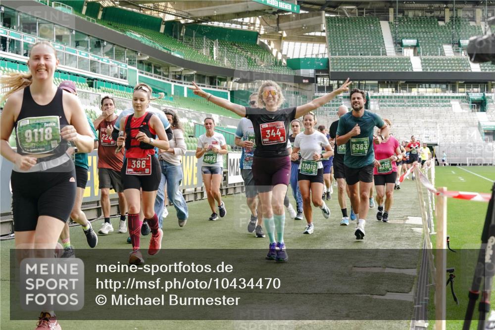 13.09.2026 - 21. swb-Marathon Bremen Michael Burmester http://msf.ph/oto/10434470 13.09.2026 13:33:15 Laufen im Stadion 155, 344, 350, 386, 428, 490, 594, 617, 690, 765, 786, 787, 1001, 1048, 1051, 1098, 1133, 1292, 1326, 1377, 1427, 1444, 1557, 1591, 1592, 1661, 1760, 1801, 1827, 1897, 1923, 1996, 2077, 2132, 2226, 2230, 2231, 2253, 2270, 2274, 2320, 2344, 2374, 2399, 2400, 2456, 2479, 2511, 2514, 2515, 2523, 2539, 2543, 2556, 2616, 2630, 2641, 2649, 2718, 2735, 2757, 2769, 2787, 2848, 2982, 3014, 3350, 3379, 3443, 3503, 3572, 3577, 3601, 3614, 3746, 3797, 3875, 3901, 3911, 3952, 3960, 4001 meine-sportfotos.de