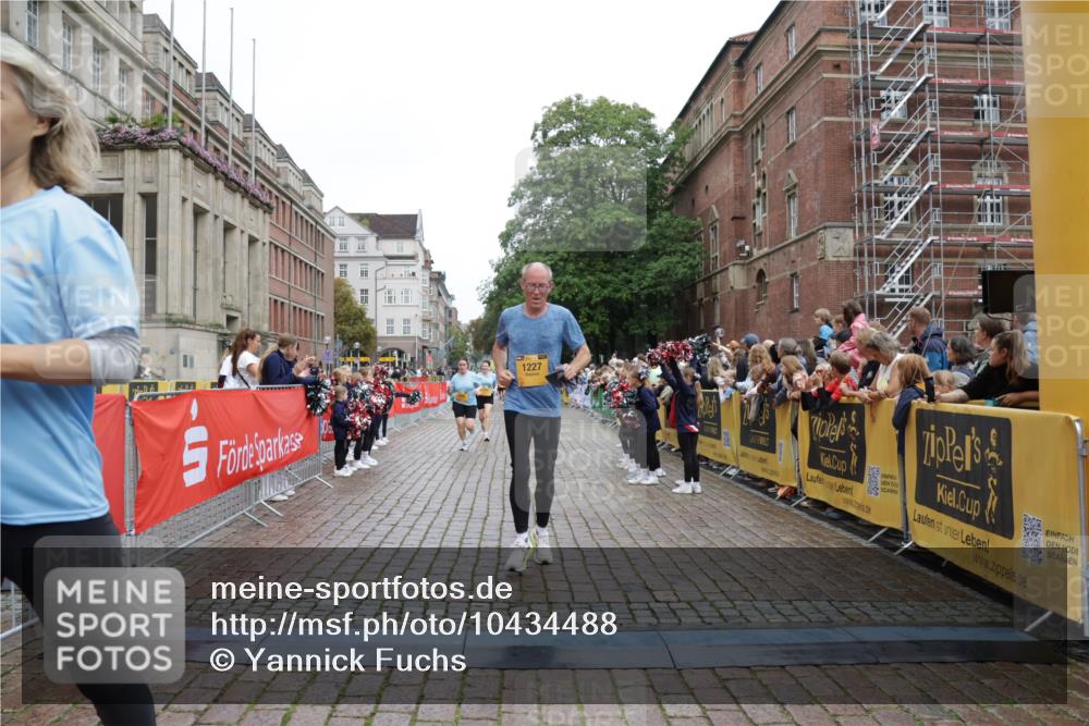 13.09.2026 - Kiel Lauf Yannick Fuchs http://msf.ph/oto/10434488 13.09.2026 09:48:08 Ziel 122, 366, 872, 1227, 1713, 4219, 4288, 4467, 4710, 6242, 7070, 7258, 7481, 8080, 9694, 9755, 122, 218, 390, 466, 1743, 2241, 2755, 3373, 3735, 3812, 4011, 4103, 4225, 4288, 4365, 4400, 4460, 4479, 4480, 4952, 5215, 6078, 6809, 6942, 7258, 7767, 8096, 8503, 8833, 9528, 9697, 10823, 11396, 11654, 12007, 12099, 12167, 12393, 1047, 1493, 1976, 2656, 2671, 2943, 2970, 4350, 5185, 5518, 5825, 6464, 7247, 10200, 3373, 4480, 5517, 6696, 7767, 8503, 10789 meine-sportfotos.de