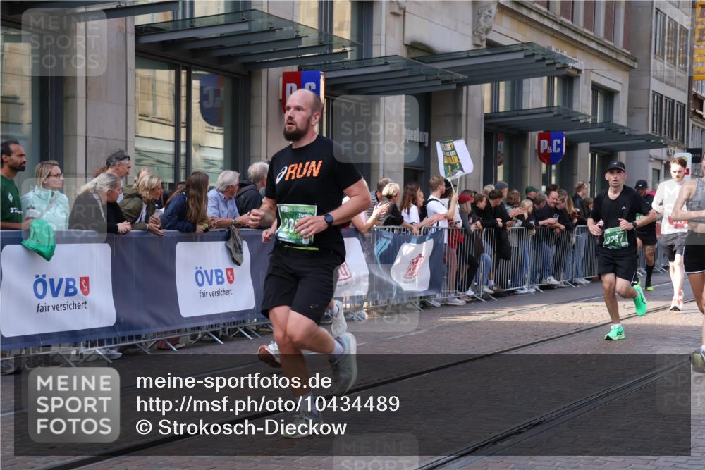 13.09.2026 - 21. swb-Marathon Bremen Strokosch-Dieckow http://msf.ph/oto/10434489 13.09.2026 13:13:18 Ziel 779, 1704, 2360, 2401, 2767, 2882, 3413, 6407, 7493, 7707, 8477, 8568, 8840, 8963, 9442, 9884, 13099, 280, 313, 621, 868, 987, 1207, 2130, 2498, 2559, 2858, 2962, 3566, 3625, 4582, 5345, 5769, 6038, 6349, 6394, 7874, 8197, 8291, 8419, 8464, 9092, 9217, 13140 meine-sportfotos.de