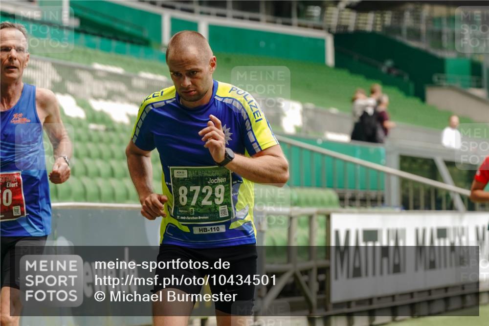 13.09.2026 - 21. swb-Marathon Bremen Michael Burmester http://msf.ph/oto/10434501 13.09.2026 12:36:22 Laufen im Stadion 365, 850, 1288, 1485, 1550, 1583, 1875, 1993, 2073, 3617, 4232, 7244, 7692, 7768, 8075, 8729, 13033, 482, 525, 668, 943, 1020, 1126, 1212, 1507, 1606, 1629, 2100, 5428, 7741, 8044 meine-sportfotos.de