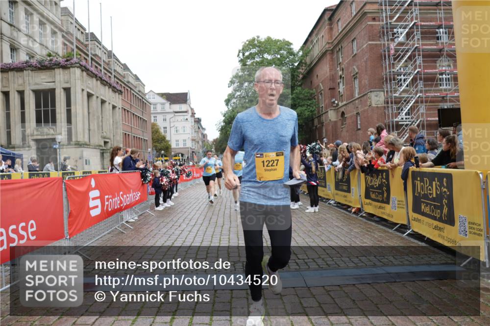 13.09.2026 - Kiel Lauf Yannick Fuchs http://msf.ph/oto/10434520 13.09.2026 09:48:09 Ziel 366, 872, 1227, 1713, 2970, 4219, 4467, 4710, 6242, 7070, 7481, 8080, 9694, 9755, 122, 218, 390, 466, 1743, 2241, 2755, 3373, 3735, 3812, 4011, 4103, 4225, 4288, 4365, 4400, 4460, 4479, 4952, 5215, 6078, 6809, 6942, 7258, 7767, 8096, 8503, 8833, 9528, 9697, 10823, 11396, 11654, 12007, 12099, 12167, 12393, 1047, 1493, 1976, 2656, 2671, 2943, 4350, 5185, 5518, 5825, 6464, 7247, 10200, 466, 3373, 4011, 4480, 5517, 6696, 7767, 8503, 8833, 10789 meine-sportfotos.de