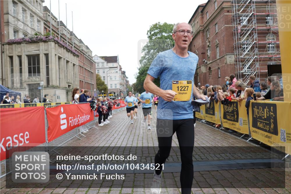 13.09.2026 - Kiel Lauf Yannick Fuchs http://msf.ph/oto/10434521 13.09.2026 09:48:09 Ziel 366, 872, 1227, 1713, 2970, 4219, 4467, 4710, 6242, 7070, 7481, 8080, 9694, 9755, 122, 218, 390, 466, 1743, 2241, 2755, 3373, 3735, 3812, 4011, 4103, 4225, 4288, 4365, 4400, 4460, 4479, 4952, 5215, 6078, 6809, 6942, 7258, 7767, 8096, 8503, 8833, 9528, 9697, 10823, 11396, 11654, 12007, 12099, 12167, 12393, 1047, 1493, 1976, 2656, 2671, 2943, 4350, 5185, 5518, 5825, 6464, 7247, 10200, 466, 3373, 4011, 4480, 5517, 6696, 7767, 8503, 8833, 10789 meine-sportfotos.de