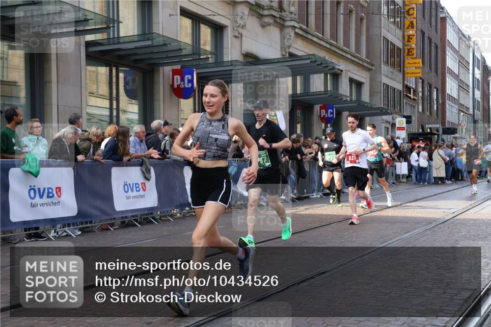 13.09.2026 - 21. swb-Marathon Bremen Strokosch-Dieckow http://msf.ph/oto/10434526 13.09.2026 13:13:20 Ziel 779, 1704, 1937, 2360, 2401, 2767, 2882, 3413, 6407, 6451, 7493, 7707, 8477, 8568, 8840, 8963, 9442, 9884, 13099, 280, 313, 621, 868, 987, 1207, 2130, 2498, 2559, 2962, 3566, 3625, 4582, 5345, 5769, 6038, 6349, 6394, 7874, 8197, 8291, 8419, 8464, 9092, 9217 meine-sportfotos.de