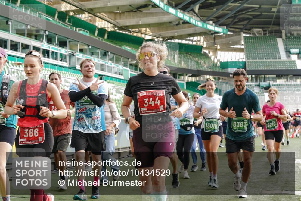 13.09.2026 - 21. swb-Marathon Bremen Michael Burmester http://msf.ph/oto/10434529 13.09.2026 13:33:17 Laufen im Stadion 155, 344, 350, 386, 428, 490, 594, 617, 690, 765, 786, 787, 1001, 1048, 1051, 1098, 1133, 1292, 1326, 1377, 1427, 1444, 1557, 1591, 1592, 1661, 1760, 1801, 1827, 1897, 1923, 1996, 2077, 2132, 2226, 2230, 2231, 2253, 2270, 2274, 2320, 2374, 2399, 2400, 2456, 2479, 2511, 2514, 2515, 2523, 2539, 2543, 2556, 2616, 2630, 2641, 2649, 2718, 2735, 2757, 2769, 2787, 2848, 2982, 3014, 3350, 3443, 3503, 3572, 3577, 3601, 3614, 3746, 3797, 3875, 3901, 3911, 3952, 3960, 4001 meine-sportfotos.de