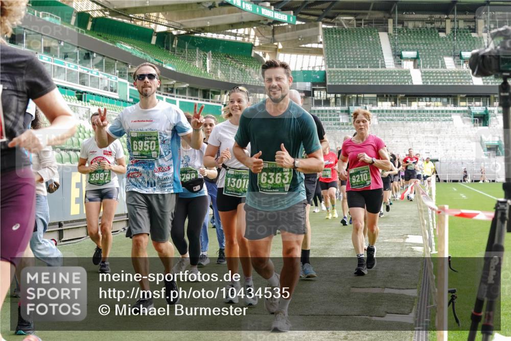 13.09.2026 - 21. swb-Marathon Bremen Michael Burmester http://msf.ph/oto/10434535 13.09.2026 13:33:18 Laufen im Stadion 155, 344, 350, 386, 428, 490, 594, 617, 690, 765, 786, 787, 1001, 1048, 1051, 1098, 1133, 1292, 1377, 1427, 1444, 1557, 1591, 1592, 1661, 1760, 1801, 1827, 1897, 1923, 1996, 2077, 2132, 2226, 2230, 2231, 2253, 2270, 2274, 2320, 2374, 2399, 2400, 2456, 2479, 2511, 2514, 2515, 2523, 2539, 2543, 2556, 2616, 2630, 2641, 2649, 2718, 2735, 2757, 2769, 2787, 2848, 2982, 3014, 3345, 3350, 3443, 3503, 3572, 3577, 3601, 3614, 3746, 3797, 3875, 3901, 3911, 3952, 3960, 4001 meine-sportfotos.de