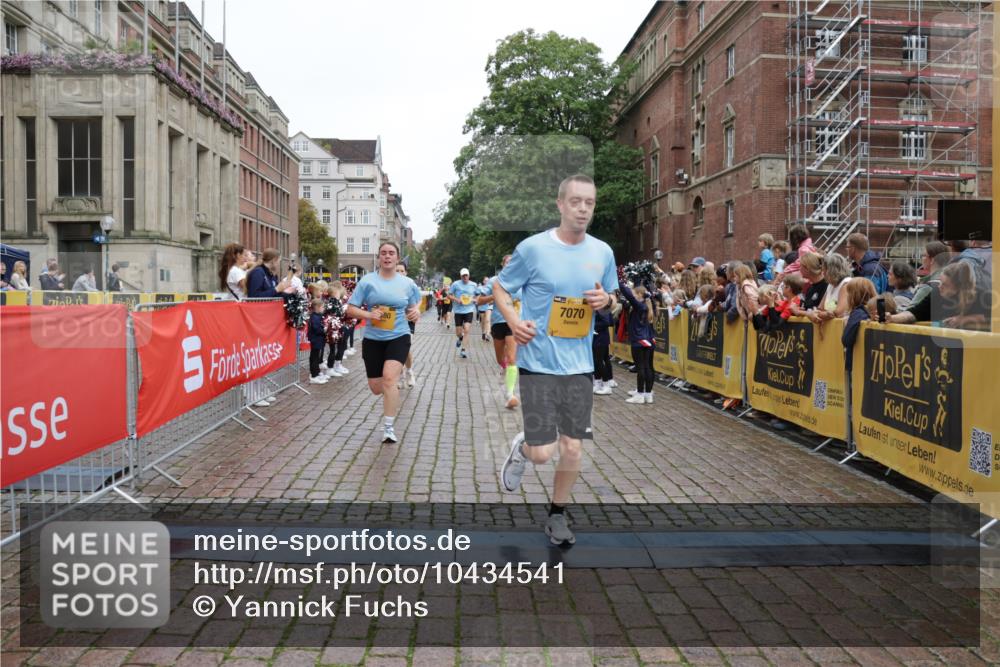 13.09.2026 - Kiel Lauf Yannick Fuchs http://msf.ph/oto/10434541 13.09.2026 09:48:11 Ziel 366, 872, 1227, 1713, 1976, 2656, 2970, 4219, 4467, 6242, 7070, 7247, 7481, 8080, 9694, 9755, 10200, 122, 218, 390, 466, 1743, 2241, 2755, 3373, 3735, 3812, 4011, 4103, 4225, 4288, 4365, 4400, 4460, 4479, 4710, 4952, 5215, 6078, 6809, 6942, 7258, 7767, 8096, 8833, 9528, 9694, 9697, 10823, 11396, 11654, 12007, 12099, 12167, 12393, 1047, 1493, 2671, 2943, 4350, 5185, 5518, 5825, 6464, 8455, 466, 3373, 4011, 4479, 4480, 5517, 6696, 7767, 8503, 8833, 9528, 10789 meine-sportfotos.de