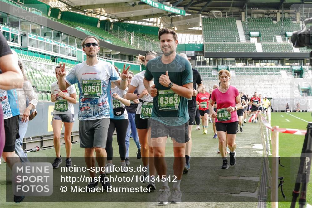 13.09.2026 - 21. swb-Marathon Bremen Michael Burmester http://msf.ph/oto/10434542 13.09.2026 13:33:18 Laufen im Stadion 155, 344, 350, 386, 428, 490, 594, 617, 690, 765, 786, 787, 1001, 1048, 1051, 1098, 1133, 1292, 1377, 1427, 1444, 1557, 1591, 1592, 1661, 1760, 1801, 1827, 1897, 1923, 1996, 2077, 2132, 2226, 2230, 2231, 2253, 2270, 2274, 2320, 2374, 2399, 2400, 2456, 2479, 2511, 2514, 2515, 2523, 2539, 2543, 2556, 2616, 2630, 2641, 2649, 2718, 2735, 2757, 2769, 2787, 2848, 2982, 3014, 3345, 3350, 3443, 3503, 3572, 3577, 3601, 3614, 3746, 3797, 3875, 3901, 3911, 3952, 3960, 4001 meine-sportfotos.de