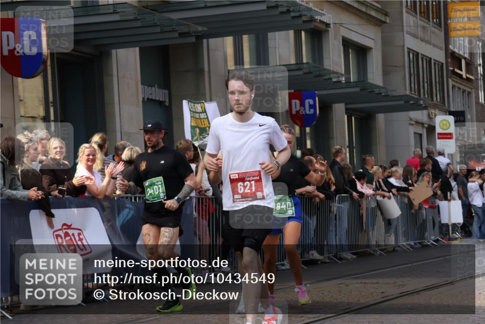 13.09.2026 - 21. swb-Marathon Bremen Strokosch-Dieckow http://msf.ph/oto/10434549 13.09.2026 13:13:20 Ziel 779, 1704, 1937, 2360, 2401, 2767, 2882, 3413, 6407, 6451, 7493, 7707, 8477, 8568, 8840, 8963, 9442, 9884, 13099, 280, 313, 621, 868, 987, 1207, 2130, 2498, 2559, 2962, 3566, 3625, 4582, 5345, 5769, 6038, 6349, 6394, 7874, 8197, 8291, 8419, 8464, 9092, 9217 meine-sportfotos.de