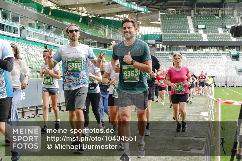 13.09.2026 - 21. swb-Marathon Bremen Michael Burmester http://msf.ph/oto/10434551 13.09.2026 13:33:18 Laufen im Stadion 155, 344, 350, 386, 428, 490, 594, 617, 690, 765, 786, 787, 1001, 1048, 1051, 1098, 1133, 1292, 1377, 1427, 1444, 1557, 1591, 1592, 1661, 1760, 1801, 1827, 1897, 1923, 1996, 2077, 2132, 2226, 2230, 2231, 2253, 2270, 2274, 2320, 2374, 2399, 2400, 2456, 2479, 2511, 2514, 2515, 2523, 2539, 2543, 2556, 2616, 2630, 2641, 2649, 2718, 2735, 2757, 2769, 2787, 2848, 2982, 3014, 3345, 3350, 3443, 3503, 3572, 3577, 3601, 3614, 3746, 3797, 3875, 3901, 3911, 3952, 3960, 4001 meine-sportfotos.de