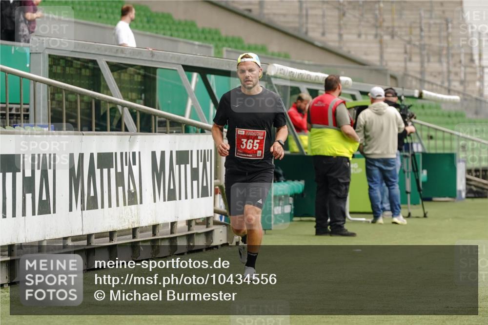 13.09.2026 - 21. swb-Marathon Bremen Michael Burmester http://msf.ph/oto/10434556 13.09.2026 12:36:27 Laufen im Stadion 365, 850, 1288, 1385, 1485, 1550, 1583, 1875, 1993, 2073, 3617, 4232, 7244, 7692, 7768, 8075, 8729, 13033, 482, 525, 668, 943, 1020, 1126, 1212, 1507, 1606, 1629, 2072, 2100, 5428, 7741 meine-sportfotos.de
