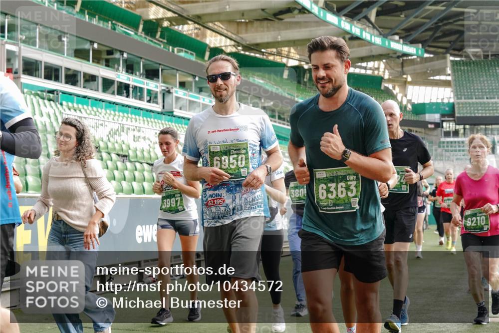 13.09.2026 - 21. swb-Marathon Bremen Michael Burmester http://msf.ph/oto/10434572 13.09.2026 13:33:19 Laufen im Stadion 155, 344, 350, 386, 428, 490, 594, 617, 690, 765, 786, 787, 1001, 1048, 1051, 1098, 1133, 1292, 1377, 1427, 1444, 1557, 1591, 1592, 1661, 1760, 1801, 1827, 1897, 1923, 1996, 2077, 2132, 2226, 2230, 2231, 2253, 2270, 2274, 2320, 2374, 2399, 2400, 2456, 2479, 2511, 2514, 2515, 2523, 2539, 2543, 2556, 2616, 2630, 2641, 2649, 2718, 2735, 2757, 2769, 2787, 2848, 2982, 3014, 3345, 3350, 3443, 3503, 3572, 3577, 3601, 3614, 3746, 3797, 3875, 3901, 3911, 3952, 3960, 4001 meine-sportfotos.de
