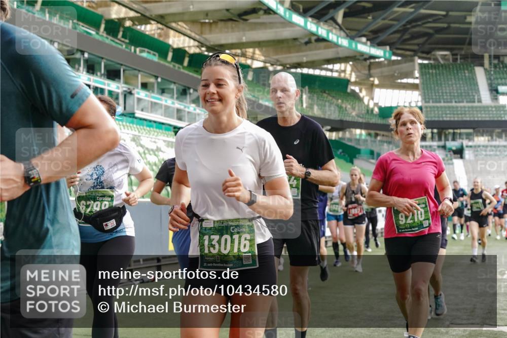 13.09.2026 - 21. swb-Marathon Bremen Michael Burmester http://msf.ph/oto/10434580 13.09.2026 13:33:20 Laufen im Stadion 155, 344, 350, 386, 428, 490, 594, 617, 690, 765, 786, 787, 1001, 1048, 1051, 1098, 1133, 1292, 1377, 1427, 1444, 1557, 1591, 1592, 1661, 1760, 1801, 1827, 1897, 1923, 1996, 2077, 2132, 2226, 2230, 2231, 2253, 2270, 2274, 2320, 2374, 2399, 2400, 2456, 2479, 2511, 2514, 2515, 2523, 2539, 2543, 2556, 2616, 2630, 2641, 2649, 2718, 2735, 2757, 2769, 2787, 2848, 2982, 3014, 3345, 3350, 3443, 3503, 3577, 3601, 3614, 3746, 3797, 3875, 3901, 3911, 3952, 3960, 4001 meine-sportfotos.de