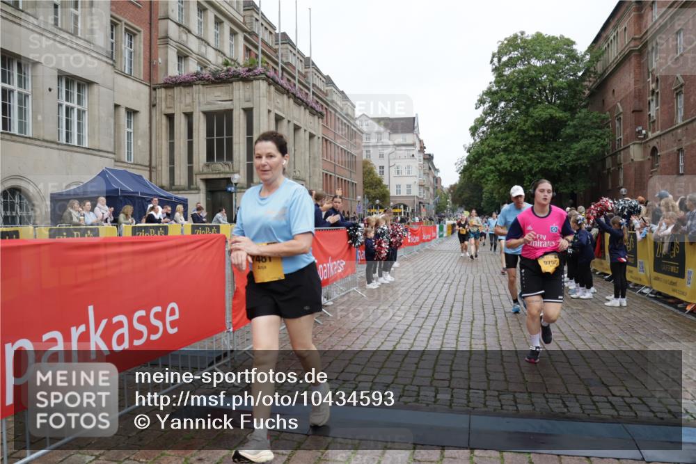 13.09.2026 - Kiel Lauf Yannick Fuchs http://msf.ph/oto/10434593 13.09.2026 09:48:13 Ziel 366, 872, 1047, 1227, 1976, 2656, 2671, 2970, 4219, 4467, 6242, 7070, 7247, 7481, 8080, 9755, 10200, 11954, 122, 218, 366, 390, 1713, 1743, 2241, 2755, 3735, 3812, 4103, 4225, 4288, 4365, 4400, 4460, 4479, 4710, 4952, 5215, 6078, 6242, 6809, 6942, 7258, 8096, 9528, 9694, 9697, 10823, 11396, 11654, 12007, 12099, 12167, 12393, 1493, 2943, 4350, 5185, 5518, 5825, 6464, 8455, 466, 3373, 4011, 4479, 4480, 4952, 5517, 6696, 7767, 8503, 8833, 9528, 10789 meine-sportfotos.de