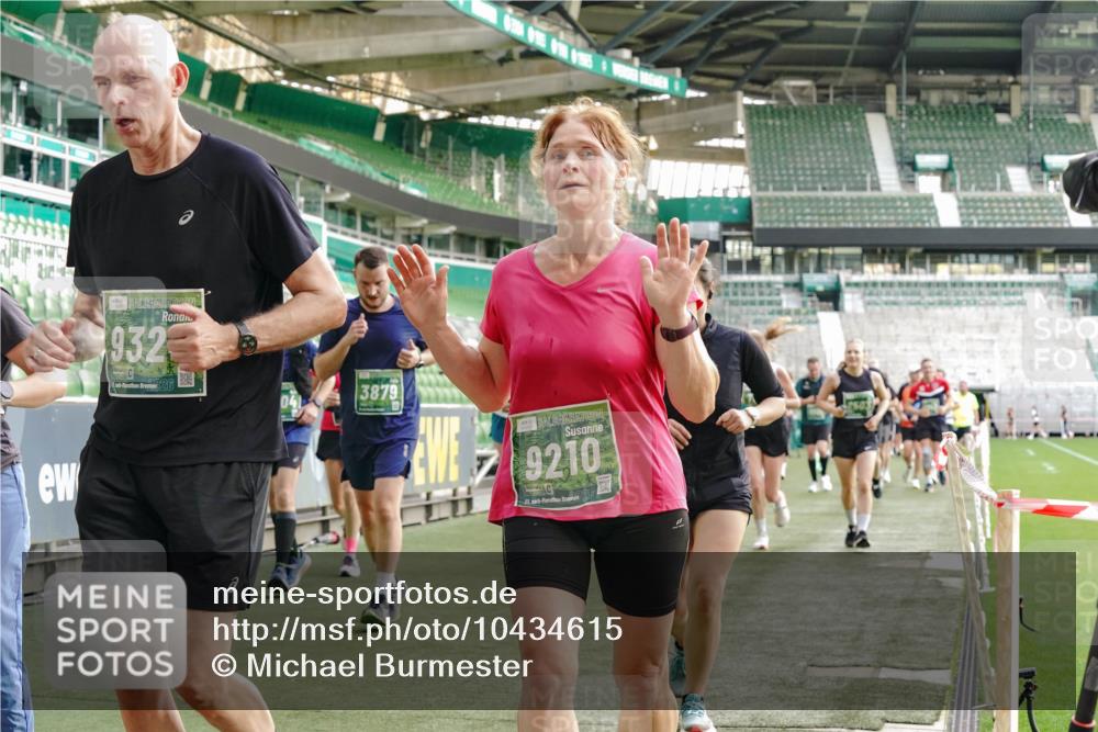 13.09.2026 - 21. swb-Marathon Bremen Michael Burmester http://msf.ph/oto/10434615 13.09.2026 13:33:21 Laufen im Stadion 155, 344, 350, 386, 428, 490, 594, 617, 690, 765, 786, 787, 1001, 1048, 1051, 1098, 1133, 1292, 1377, 1427, 1444, 1557, 1591, 1592, 1661, 1760, 1801, 1827, 1897, 1923, 1996, 2077, 2132, 2226, 2230, 2231, 2253, 2270, 2274, 2320, 2374, 2399, 2400, 2456, 2479, 2511, 2514, 2515, 2523, 2539, 2543, 2556, 2616, 2630, 2641, 2649, 2718, 2735, 2757, 2769, 2787, 2848, 2982, 3014, 3345, 3350, 3443, 3503, 3577, 3601, 3614, 3746, 3797, 3875, 3901, 3911, 3952, 3960, 4001 meine-sportfotos.de