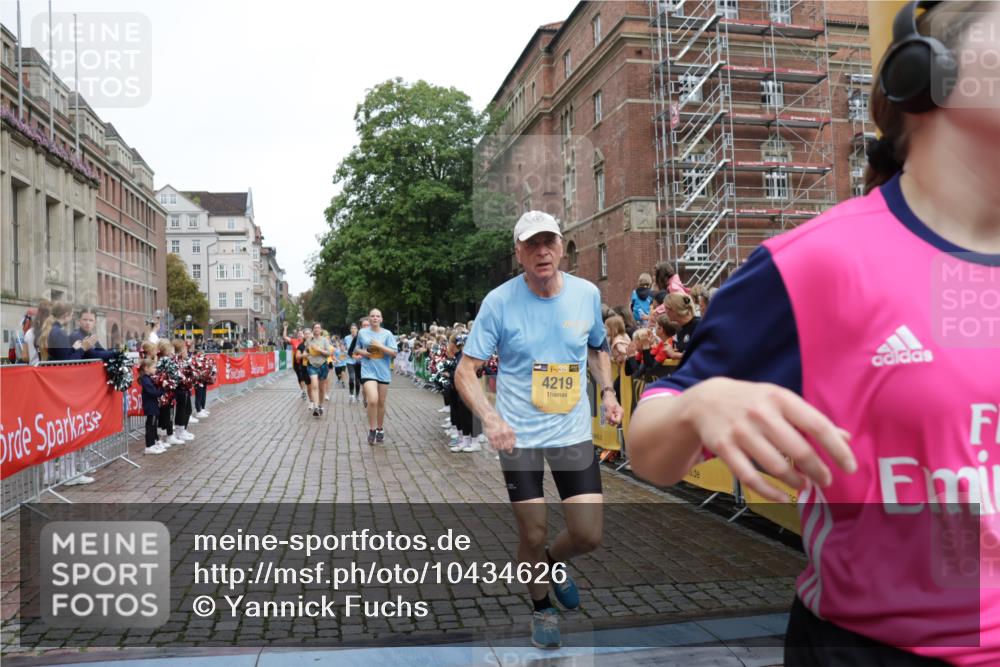 13.09.2026 - Kiel Lauf Yannick Fuchs http://msf.ph/oto/10434626 13.09.2026 09:48:15 Ziel 872, 1047, 1227, 1976, 2656, 2671, 2970, 4219, 5185, 5825, 6464, 7070, 7247, 7481, 8080, 9755, 10200, 11954, 122, 218, 366, 390, 1713, 1743, 2241, 2755, 3735, 3812, 4103, 4225, 4288, 4365, 4400, 4460, 4467, 4710, 4952, 5215, 6078, 6242, 6809, 6942, 7258, 8096, 9694, 9697, 10823, 11396, 11654, 12007, 12099, 12167, 12393, 1493, 1731, 2943, 4350, 5518, 8455, 466, 3373, 4011, 4400, 4479, 4480, 4952, 7767, 8503, 8833, 9528, 9697 meine-sportfotos.de
