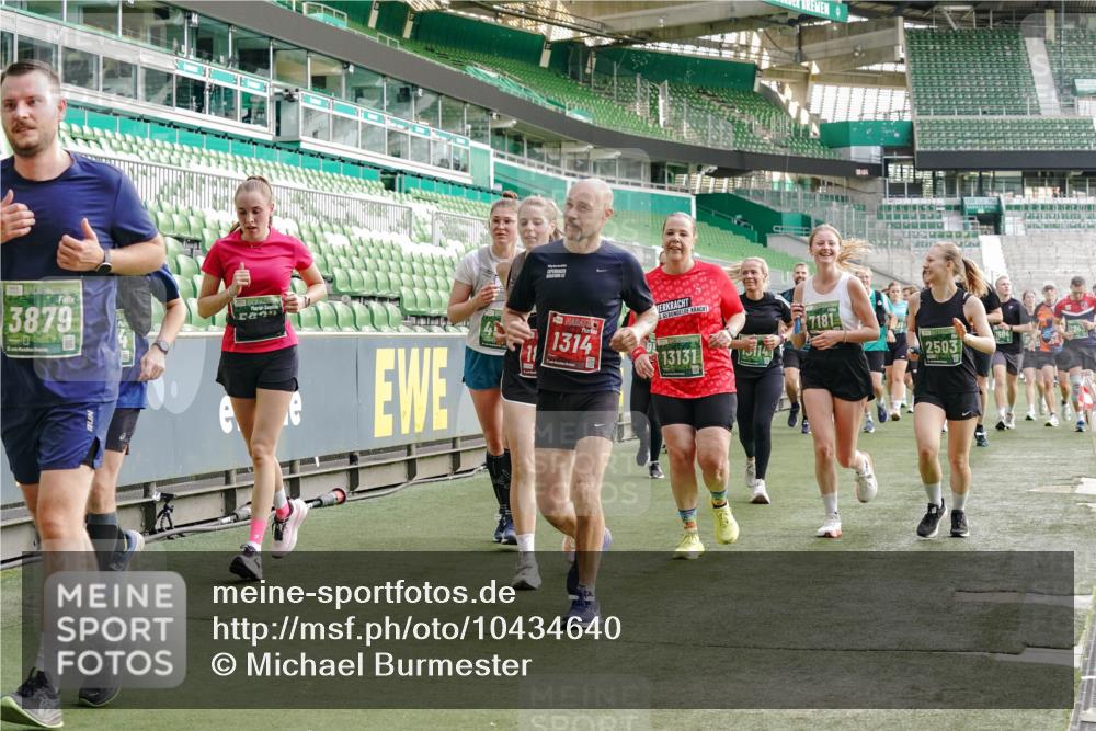 13.09.2026 - 21. swb-Marathon Bremen Michael Burmester http://msf.ph/oto/10434640 13.09.2026 13:33:23 Laufen im Stadion 155, 344, 350, 386, 428, 490, 594, 617, 690, 709, 765, 786, 787, 1001, 1048, 1051, 1098, 1133, 1292, 1377, 1427, 1444, 1557, 1591, 1592, 1661, 1760, 1827, 1897, 1923, 1996, 2077, 2132, 2226, 2230, 2231, 2253, 2270, 2274, 2320, 2374, 2399, 2400, 2456, 2479, 2511, 2514, 2515, 2523, 2539, 2543, 2556, 2616, 2630, 2641, 2649, 2718, 2735, 2757, 2769, 2787, 2848, 2982, 3014, 3345, 3350, 3443, 3503, 3577, 3601, 3614, 3746, 3797, 3875, 3901, 3911, 3952, 4001 meine-sportfotos.de