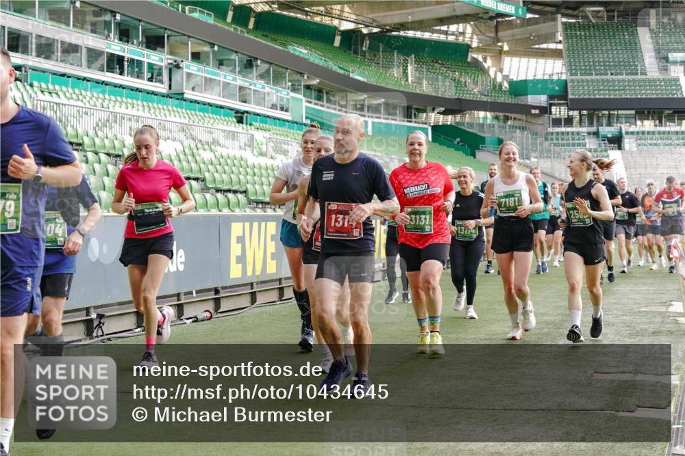 13.09.2026 - 21. swb-Marathon Bremen Michael Burmester http://msf.ph/oto/10434645 13.09.2026 13:33:23 Laufen im Stadion 155, 344, 350, 386, 428, 490, 594, 617, 690, 709, 765, 786, 787, 1001, 1048, 1051, 1098, 1133, 1292, 1377, 1427, 1444, 1557, 1591, 1592, 1661, 1760, 1827, 1897, 1923, 1996, 2077, 2132, 2226, 2230, 2231, 2253, 2270, 2274, 2320, 2374, 2399, 2400, 2456, 2479, 2511, 2514, 2515, 2523, 2539, 2543, 2556, 2616, 2630, 2641, 2649, 2718, 2735, 2757, 2769, 2787, 2848, 2982, 3014, 3345, 3350, 3443, 3503, 3577, 3601, 3614, 3746, 3797, 3875, 3901, 3911, 3952, 4001 meine-sportfotos.de