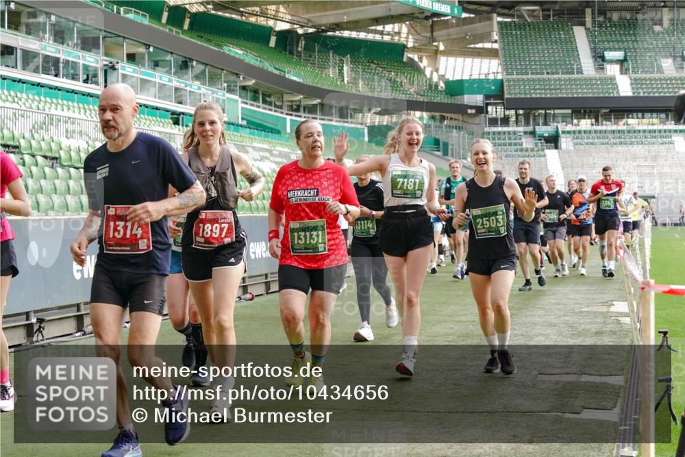 13.09.2026 - 21. swb-Marathon Bremen Michael Burmester http://msf.ph/oto/10434656 13.09.2026 13:33:24 Laufen im Stadion 155, 344, 350, 386, 428, 490, 594, 617, 690, 709, 765, 786, 787, 1001, 1048, 1051, 1098, 1133, 1292, 1377, 1427, 1444, 1557, 1591, 1592, 1661, 1760, 1827, 1897, 1923, 1996, 2077, 2132, 2226, 2230, 2231, 2253, 2270, 2274, 2320, 2374, 2399, 2400, 2456, 2479, 2511, 2514, 2515, 2523, 2539, 2543, 2556, 2616, 2630, 2641, 2649, 2718, 2735, 2757, 2769, 2787, 2848, 2982, 3014, 3345, 3350, 3443, 3503, 3577, 3601, 3614, 3746, 3797, 3875, 3901, 3911, 3952, 4001 meine-sportfotos.de