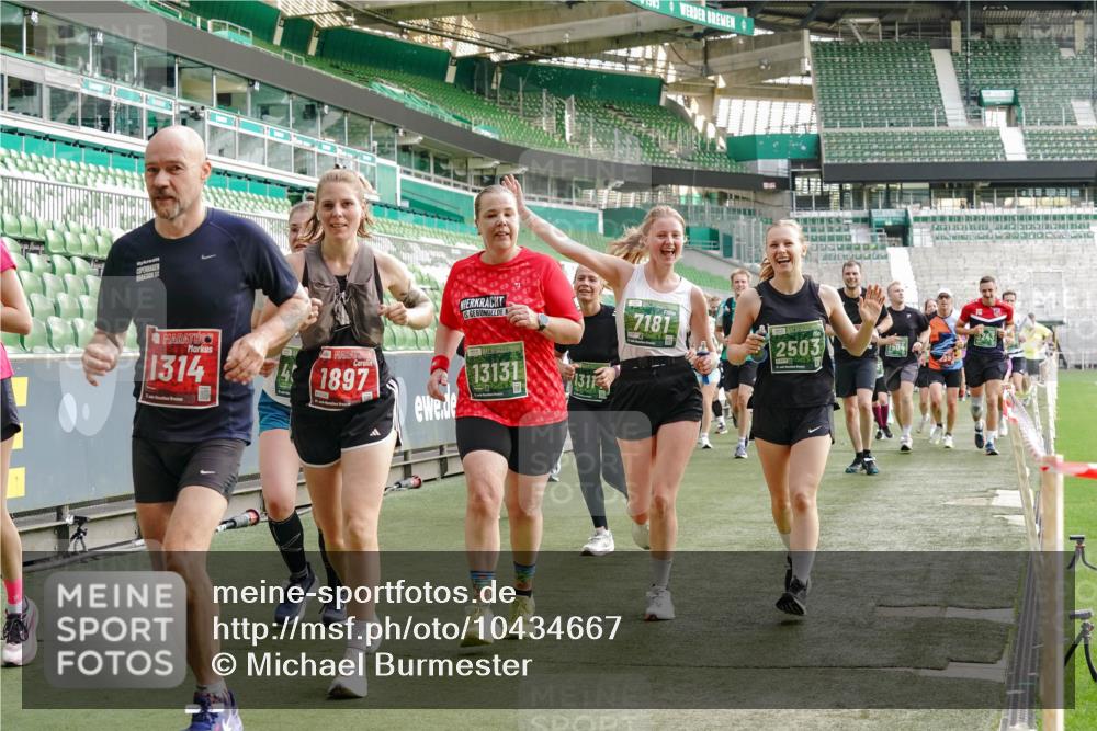 13.09.2026 - 21. swb-Marathon Bremen Michael Burmester http://msf.ph/oto/10434667 13.09.2026 13:33:24 Laufen im Stadion 155, 344, 350, 386, 428, 490, 594, 617, 690, 709, 765, 786, 787, 1001, 1048, 1051, 1098, 1133, 1292, 1377, 1427, 1444, 1557, 1591, 1592, 1661, 1760, 1827, 1897, 1923, 1996, 2077, 2132, 2226, 2230, 2231, 2253, 2270, 2274, 2320, 2374, 2399, 2400, 2456, 2479, 2511, 2514, 2515, 2523, 2539, 2543, 2556, 2616, 2630, 2641, 2649, 2718, 2735, 2757, 2769, 2787, 2848, 2982, 3014, 3345, 3350, 3443, 3503, 3577, 3601, 3614, 3746, 3797, 3875, 3901, 3911, 3952, 4001 meine-sportfotos.de