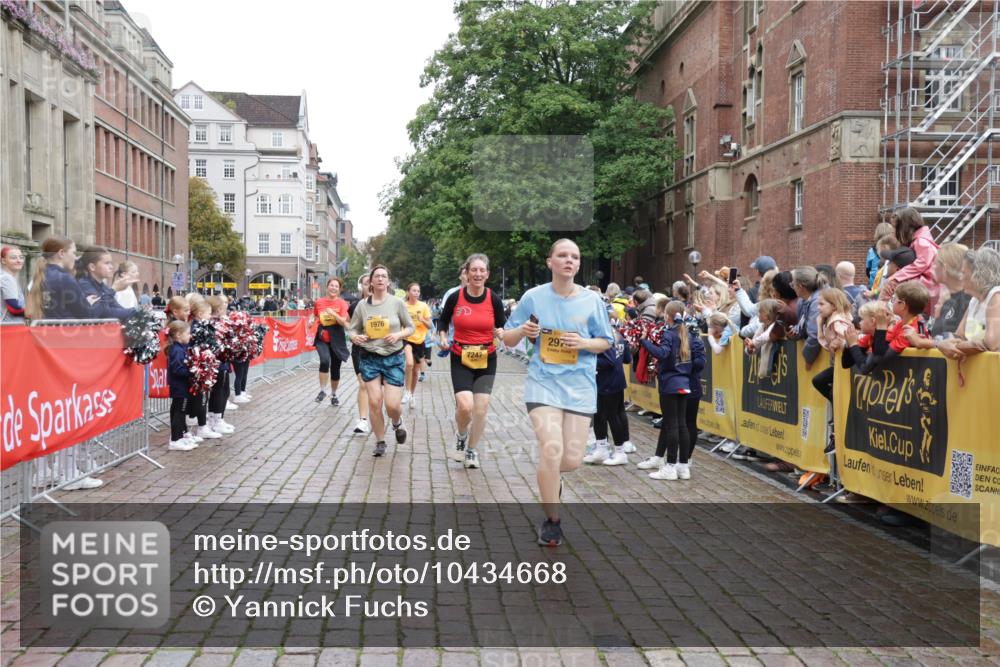 13.09.2026 - Kiel Lauf Yannick Fuchs http://msf.ph/oto/10434668 13.09.2026 09:48:16 Ziel 872, 1047, 1227, 1976, 2656, 2671, 2970, 4219, 5185, 5825, 6464, 7070, 7247, 7481, 8080, 9755, 10200, 11954, 122, 218, 366, 390, 1227, 1713, 1743, 2241, 2755, 3735, 3812, 4103, 4225, 4288, 4365, 4400, 4460, 4467, 4710, 4952, 5215, 6078, 6242, 6809, 6942, 7258, 8096, 9694, 9697, 10823, 11396, 11654, 12007, 12099, 12167, 12393, 1493, 1731, 2943, 4350, 5518, 8455, 466, 3373, 4011, 4400, 4479, 4952, 7767, 8503, 8833, 9528, 9697 meine-sportfotos.de