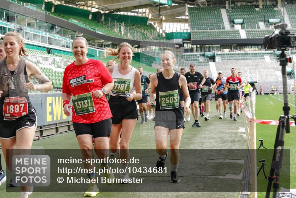 13.09.2026 - 21. swb-Marathon Bremen Michael Burmester http://msf.ph/oto/10434681 13.09.2026 13:33:25 Laufen im Stadion 155, 344, 350, 386, 428, 490, 594, 617, 690, 709, 765, 786, 787, 1001, 1048, 1051, 1098, 1133, 1292, 1377, 1427, 1444, 1557, 1591, 1592, 1661, 1760, 1827, 1897, 1923, 1996, 2077, 2132, 2226, 2230, 2231, 2253, 2270, 2274, 2320, 2374, 2399, 2400, 2456, 2479, 2511, 2514, 2515, 2523, 2539, 2543, 2556, 2616, 2630, 2641, 2649, 2718, 2735, 2757, 2769, 2787, 2848, 2982, 3014, 3345, 3350, 3443, 3503, 3577, 3601, 3614, 3746, 3797, 3875, 3901, 3911, 3952, 4001 meine-sportfotos.de