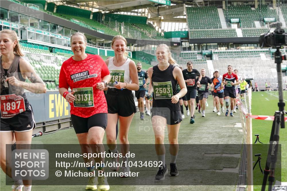 13.09.2026 - 21. swb-Marathon Bremen Michael Burmester http://msf.ph/oto/10434692 13.09.2026 13:33:25 Laufen im Stadion 155, 344, 350, 386, 428, 490, 594, 617, 690, 709, 765, 786, 787, 1001, 1048, 1051, 1098, 1133, 1292, 1377, 1427, 1444, 1557, 1591, 1592, 1661, 1760, 1827, 1897, 1923, 1996, 2077, 2132, 2226, 2230, 2231, 2253, 2270, 2274, 2320, 2374, 2399, 2400, 2456, 2479, 2511, 2514, 2515, 2523, 2539, 2543, 2556, 2616, 2630, 2641, 2649, 2718, 2735, 2757, 2769, 2787, 2848, 2982, 3014, 3345, 3350, 3443, 3503, 3577, 3601, 3614, 3746, 3797, 3875, 3901, 3911, 3952, 4001 meine-sportfotos.de