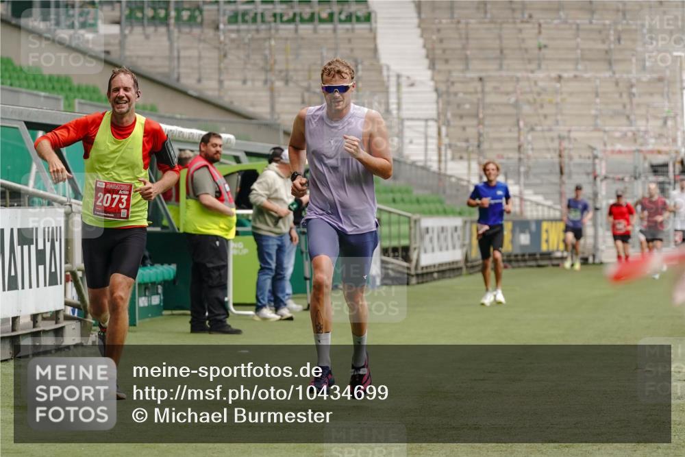 13.09.2026 - 21. swb-Marathon Bremen Michael Burmester http://msf.ph/oto/10434699 13.09.2026 12:36:52 Laufen im Stadion 365, 466, 658, 850, 1090, 1288, 1385, 1485, 1550, 1583, 1754, 1875, 1993, 2073, 2585, 3617, 4232, 7244, 7692, 7768, 8075, 8729, 13033, 299, 482, 525, 919, 1212, 1606, 1629, 2072, 5428, 7741 meine-sportfotos.de