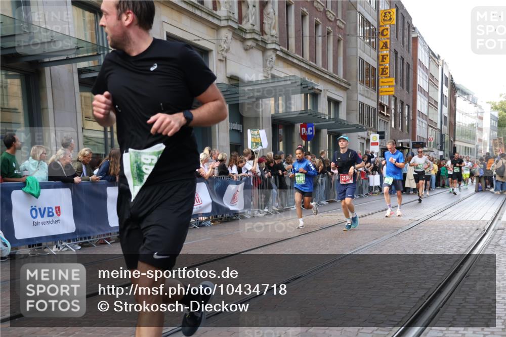 13.09.2026 - 21. swb-Marathon Bremen Strokosch-Dieckow http://msf.ph/oto/10434718 13.09.2026 13:13:27 Ziel 524, 670, 683, 1704, 1707, 1937, 2401, 2422, 2767, 3236, 3413, 5443, 6451, 7210, 7283, 7493, 7707, 8840, 9442, 9635, 9884, 13099, 280, 621, 779, 987, 1207, 2130, 2360, 2498, 2882, 2962, 3566, 3625, 4582, 5345, 5769, 6038, 6394, 6407, 7874, 8197, 8464, 8477, 8568, 8963, 9092 meine-sportfotos.de