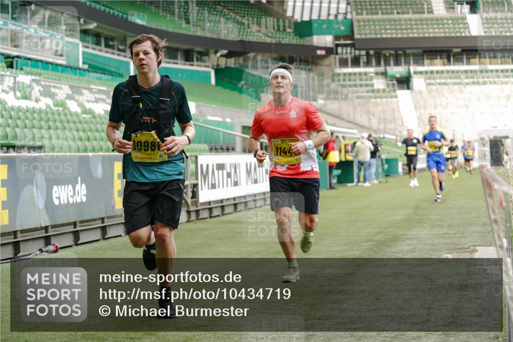 13.09.2026 - 21. swb-Marathon Bremen Michael Burmester http://msf.ph/oto/10434719 13.09.2026 10:25:12 Laufen im Stadion 10143, 10312, 10328, 10336, 10337, 10342, 10346, 10358, 10398, 10456, 10520, 10593, 10618, 10632, 10742, 10775, 10816, 10861, 10972, 10987, 10988, 11019, 11020, 11042, 11088, 11108, 11143, 11201, 11265, 11312, 11373, 11375, 11426, 11442, 11447, 11468, 11527, 11607, 11615, 11628, 11630, 11632, 11704, 11758, 11779, 11826, 11895, 11903, 11948, 12144, 12246, 12281, 12406, 12426, 12442, 12468, 12469, 12477, 12525, 13520, 13566, 13580, 13585, 13586 meine-sportfotos.de