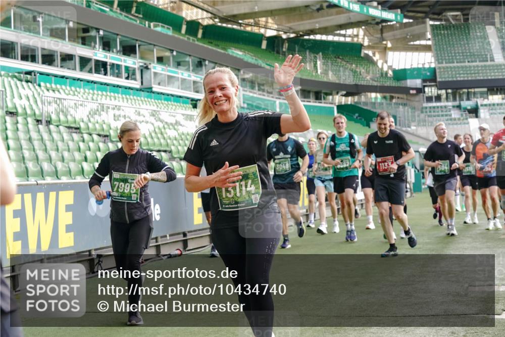 13.09.2026 - 21. swb-Marathon Bremen Michael Burmester http://msf.ph/oto/10434740 13.09.2026 13:33:27 Laufen im Stadion 155, 344, 350, 386, 428, 490, 594, 690, 709, 765, 786, 787, 916, 1001, 1048, 1051, 1098, 1133, 1292, 1377, 1427, 1444, 1557, 1591, 1592, 1661, 1703, 1760, 1827, 1897, 1923, 1996, 2077, 2132, 2226, 2230, 2231, 2253, 2270, 2274, 2320, 2374, 2399, 2400, 2456, 2479, 2511, 2514, 2515, 2523, 2539, 2543, 2556, 2616, 2630, 2641, 2649, 2718, 2735, 2757, 2769, 2787, 2848, 2982, 3014, 3345, 3350, 3443, 3503, 3577, 3601, 3614, 3746, 3797, 3875, 3901, 3911, 3952, 4001 meine-sportfotos.de
