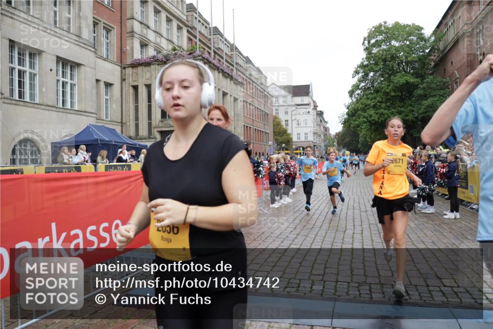 13.09.2026 - Kiel Lauf Yannick Fuchs http://msf.ph/oto/10434742 13.09.2026 09:48:20 Ziel 1047, 1976, 2656, 2671, 2970, 4219, 4350, 5185, 5518, 5825, 6464, 7247, 7481, 9755, 10200, 11954, 122, 218, 366, 390, 872, 1227, 1713, 1743, 2241, 2755, 3735, 3812, 4103, 4225, 4288, 4365, 4460, 4467, 4710, 5215, 6078, 6242, 6809, 6942, 7070, 7258, 7481, 8080, 8096, 9694, 10823, 11396, 11654, 12007, 12099, 12167, 12393, 467, 1493, 1731, 2676, 2943, 3843, 7071, 7432, 8455, 10729, 11694, 390, 3735, 4103, 4365, 4400, 4460, 4479, 4952, 6078, 8096, 9528, 9697 meine-sportfotos.de