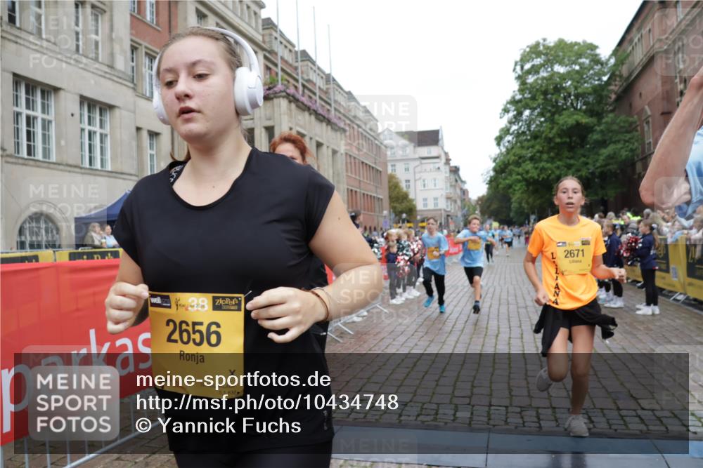 13.09.2026 - Kiel Lauf Yannick Fuchs http://msf.ph/oto/10434748 13.09.2026 09:48:20 Ziel 1047, 1976, 2656, 2671, 2970, 4219, 4350, 5185, 5518, 5825, 6464, 7247, 7481, 9755, 10200, 11954, 122, 218, 366, 390, 872, 1227, 1713, 1743, 2241, 2755, 3735, 3812, 4103, 4225, 4288, 4365, 4460, 4467, 4710, 5215, 6078, 6242, 6809, 6942, 7070, 7258, 7481, 8080, 8096, 9694, 10823, 11396, 11654, 12007, 12099, 12167, 12393, 467, 1493, 1731, 2676, 2943, 3843, 7071, 7432, 8455, 10729, 11694, 390, 3735, 4103, 4365, 4400, 4460, 4479, 4952, 6078, 8096, 9528, 9697 meine-sportfotos.de