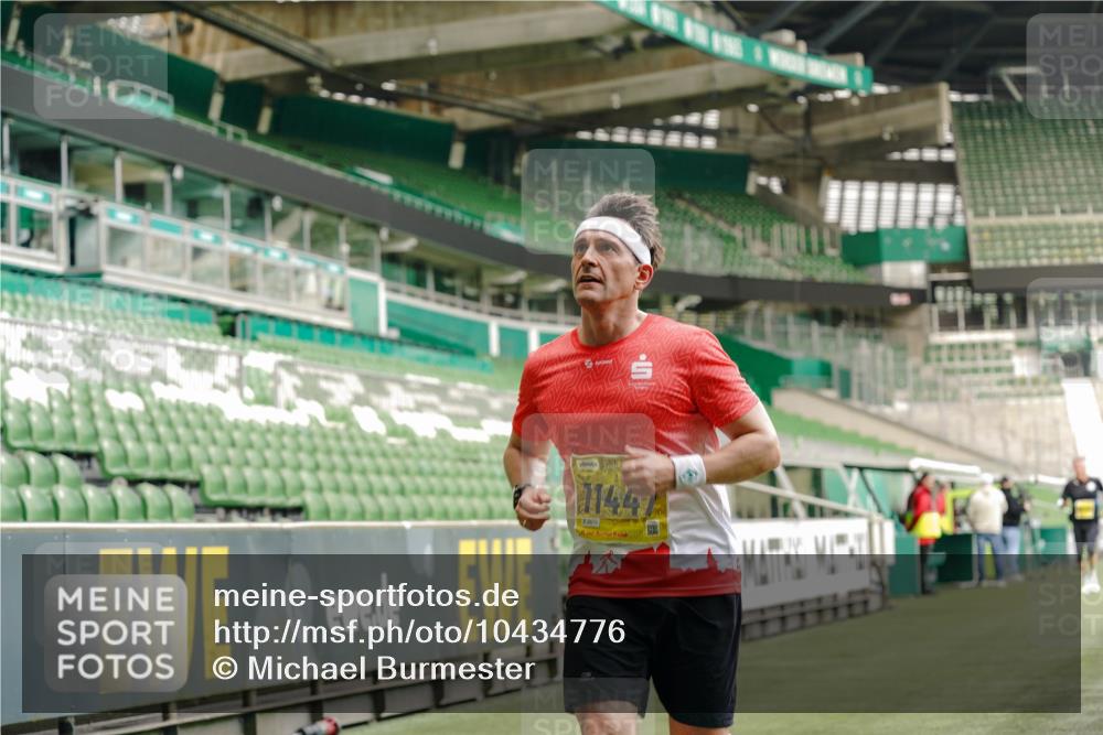 13.09.2026 - 21. swb-Marathon Bremen Michael Burmester http://msf.ph/oto/10434776 13.09.2026 10:25:14 Laufen im Stadion 10143, 10312, 10328, 10336, 10337, 10342, 10346, 10358, 10398, 10456, 10520, 10593, 10618, 10632, 10742, 10775, 10806, 10816, 10861, 10972, 10987, 10988, 11019, 11020, 11042, 11088, 11108, 11143, 11201, 11265, 11312, 11375, 11442, 11447, 11468, 11527, 11607, 11615, 11628, 11630, 11632, 11704, 11758, 11779, 11826, 11895, 11903, 11948, 12246, 12281, 12406, 12426, 12442, 12468, 12469, 12477, 12525, 13520, 13566, 13580, 13585, 13586 meine-sportfotos.de
