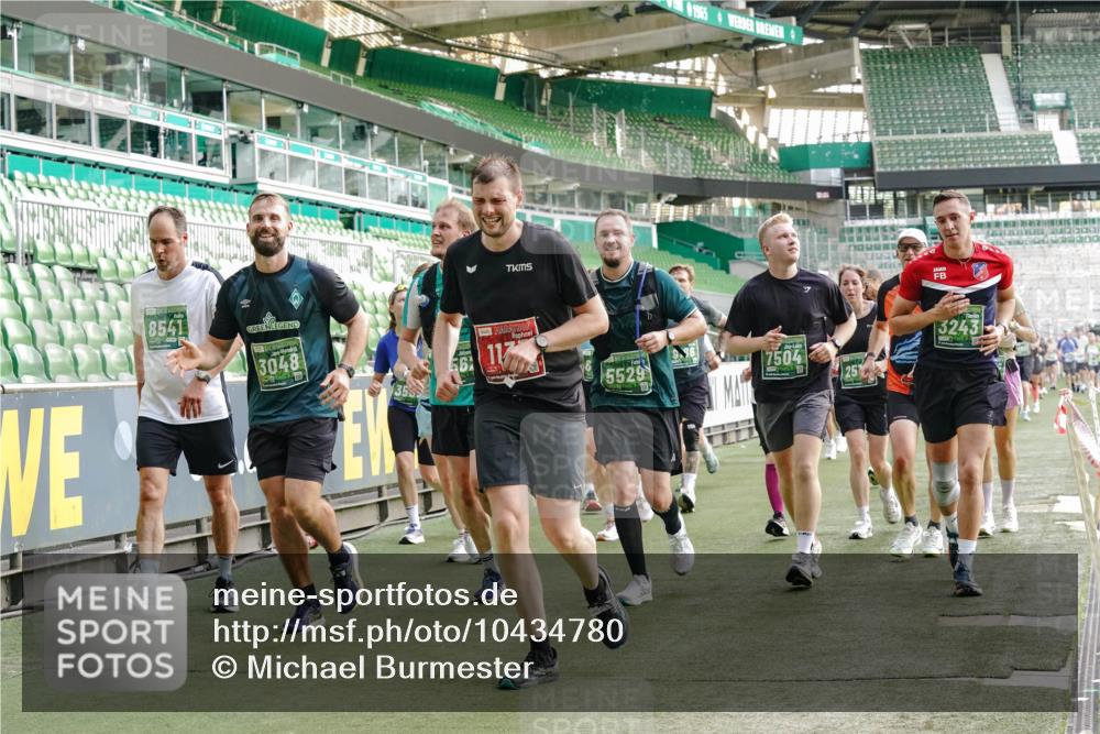 13.09.2026 - 21. swb-Marathon Bremen Michael Burmester http://msf.ph/oto/10434780 13.09.2026 13:33:30 Laufen im Stadion 155, 344, 350, 428, 490, 594, 679, 690, 709, 765, 786, 787, 916, 1001, 1048, 1051, 1098, 1133, 1292, 1377, 1427, 1444, 1557, 1591, 1592, 1661, 1703, 1760, 1827, 1897, 1923, 1996, 2077, 2132, 2226, 2230, 2231, 2270, 2274, 2320, 2374, 2399, 2400, 2451, 2456, 2479, 2511, 2514, 2515, 2523, 2539, 2543, 2556, 2616, 2630, 2641, 2649, 2718, 2735, 2757, 2769, 2787, 2848, 2982, 3014, 3345, 3350, 3443, 3503, 3577, 3601, 3614, 3746, 3797, 3875, 3901, 3911, 3952, 4001 meine-sportfotos.de