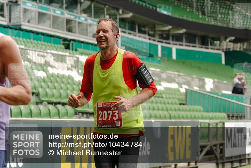 13.09.2026 - 21. swb-Marathon Bremen Michael Burmester http://msf.ph/oto/10434784 13.09.2026 12:36:58 Laufen im Stadion 365, 466, 658, 850, 1090, 1288, 1385, 1485, 1550, 1583, 1754, 1993, 2073, 2585, 3617, 4232, 7244, 7692, 7768, 8075, 8081, 8729, 13033, 299, 525, 919, 1212, 1606, 1629, 2072, 5428, 7741 meine-sportfotos.de