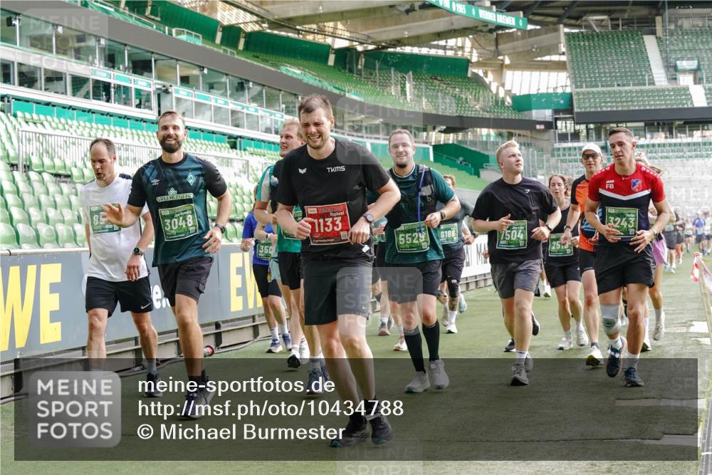 13.09.2026 - 21. swb-Marathon Bremen Michael Burmester http://msf.ph/oto/10434788 13.09.2026 13:33:30 Laufen im Stadion 155, 344, 350, 428, 490, 594, 679, 690, 709, 765, 786, 787, 916, 1001, 1048, 1051, 1098, 1133, 1292, 1377, 1427, 1444, 1557, 1591, 1592, 1661, 1703, 1760, 1827, 1897, 1923, 1996, 2077, 2132, 2226, 2230, 2231, 2270, 2274, 2320, 2374, 2399, 2400, 2451, 2456, 2479, 2511, 2514, 2515, 2523, 2539, 2543, 2556, 2616, 2630, 2641, 2649, 2718, 2735, 2757, 2769, 2787, 2848, 2982, 3014, 3345, 3350, 3443, 3503, 3577, 3601, 3614, 3746, 3797, 3875, 3901, 3911, 3952, 4001 meine-sportfotos.de