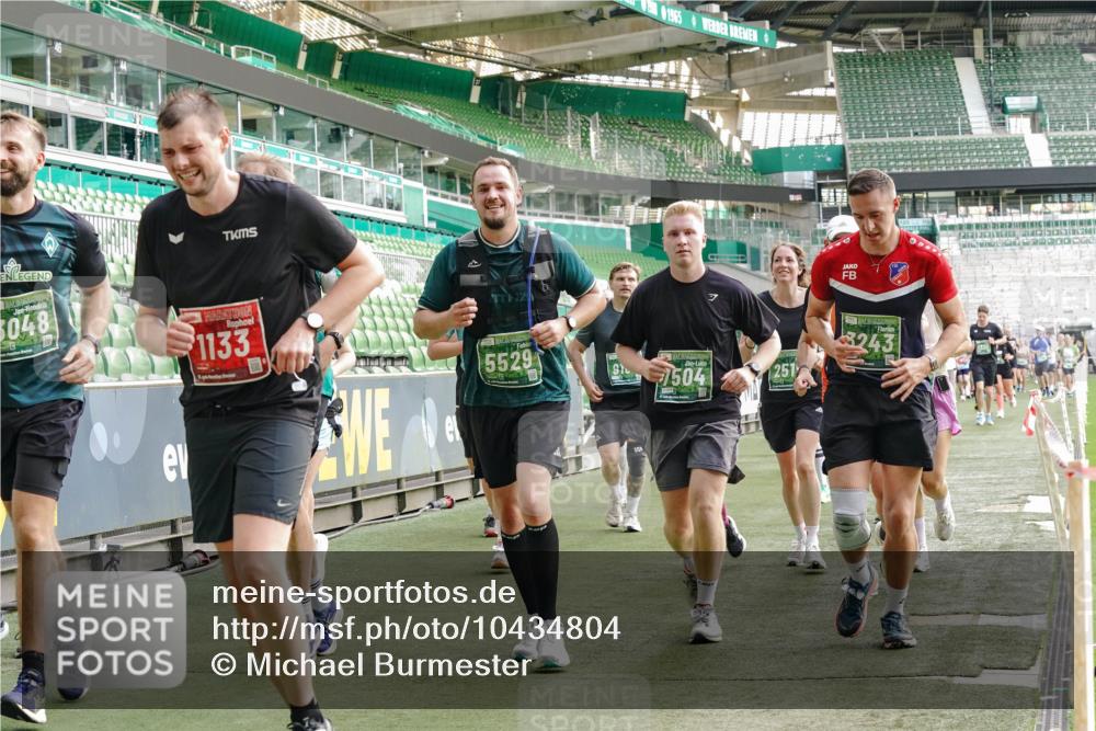 13.09.2026 - 21. swb-Marathon Bremen Michael Burmester http://msf.ph/oto/10434804 13.09.2026 13:33:31 Laufen im Stadion 155, 344, 350, 428, 490, 594, 679, 690, 709, 765, 786, 787, 916, 1001, 1048, 1051, 1098, 1133, 1292, 1377, 1427, 1444, 1557, 1591, 1592, 1661, 1703, 1760, 1827, 1923, 1996, 2077, 2132, 2226, 2230, 2231, 2270, 2274, 2320, 2374, 2399, 2400, 2451, 2456, 2479, 2511, 2514, 2515, 2523, 2539, 2543, 2556, 2616, 2630, 2641, 2649, 2718, 2735, 2757, 2769, 2787, 2848, 2982, 3014, 3345, 3350, 3443, 3503, 3577, 3601, 3614, 3746, 3797, 3875, 3901, 3911, 3952, 4001 meine-sportfotos.de