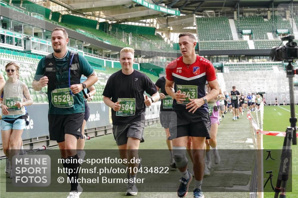13.09.2026 - 21. swb-Marathon Bremen Michael Burmester http://msf.ph/oto/10434822 13.09.2026 13:33:31 Laufen im Stadion 155, 344, 350, 428, 490, 594, 679, 690, 709, 765, 786, 787, 916, 1001, 1048, 1051, 1098, 1133, 1292, 1377, 1427, 1444, 1557, 1591, 1592, 1661, 1703, 1760, 1827, 1923, 1996, 2077, 2132, 2226, 2230, 2231, 2270, 2274, 2320, 2374, 2399, 2400, 2451, 2456, 2479, 2511, 2514, 2515, 2523, 2539, 2543, 2556, 2616, 2630, 2641, 2649, 2718, 2735, 2757, 2769, 2787, 2848, 2982, 3014, 3345, 3350, 3443, 3503, 3577, 3601, 3614, 3746, 3797, 3875, 3901, 3911, 3952, 4001 meine-sportfotos.de