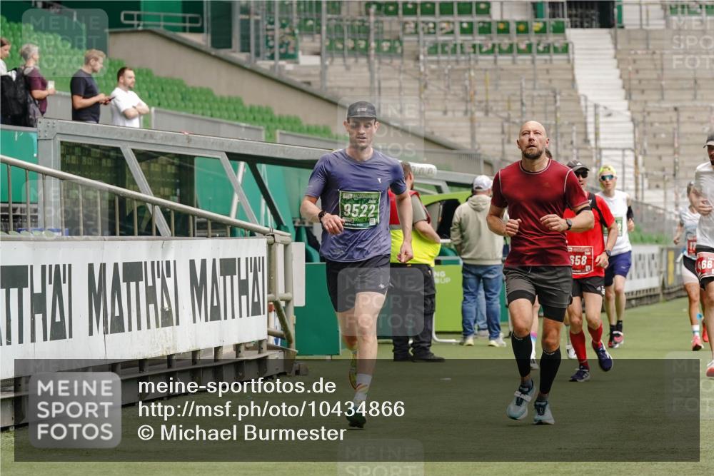 13.09.2026 - 21. swb-Marathon Bremen Michael Burmester http://msf.ph/oto/10434866 13.09.2026 12:37:12 Laufen im Stadion 365, 466, 658, 850, 1090, 1288, 1385, 1485, 1583, 1604, 1754, 1993, 2073, 2585, 3617, 7244, 7692, 7768, 8075, 8081, 8729, 13033, 299, 525, 919, 1089, 1212, 1606, 1629, 2072, 5428, 7741 meine-sportfotos.de