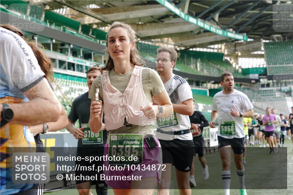 13.09.2026 - 21. swb-Marathon Bremen Michael Burmester http://msf.ph/oto/10434872 13.09.2026 13:33:34 Laufen im Stadion 155, 344, 350, 428, 490, 594, 679, 690, 709, 765, 786, 787, 916, 1001, 1026, 1048, 1051, 1098, 1133, 1292, 1377, 1444, 1557, 1591, 1592, 1661, 1703, 1760, 1827, 1923, 1996, 2077, 2132, 2226, 2230, 2231, 2270, 2274, 2320, 2374, 2399, 2400, 2451, 2456, 2479, 2511, 2514, 2515, 2523, 2539, 2543, 2556, 2616, 2630, 2641, 2649, 2718, 2735, 2757, 2769, 2787, 2848, 2982, 3014, 3345, 3350, 3443, 3503, 3577, 3601, 3614, 3720, 3746, 3797, 3875, 3901, 3911, 3952, 4001 meine-sportfotos.de